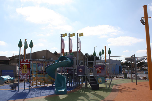 На снимке: Игровые площадки в Парке Борухова, фото: любезно предоставлено муниципалитетом города Сдерот;
