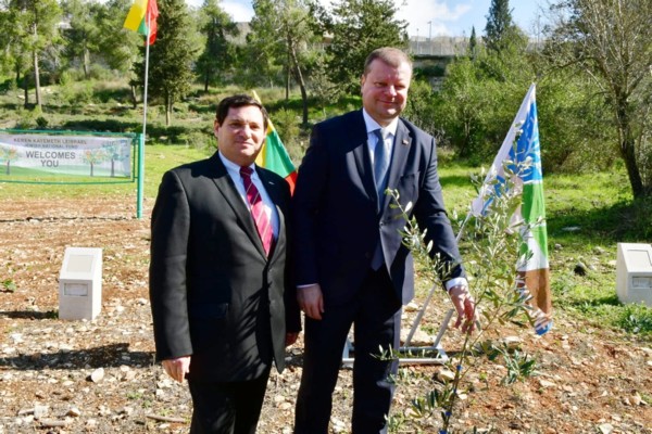 Делегацию из Литвы приветствовал Игаль Ясинов, глава департамента Евразии ЕНФ-ККЛ