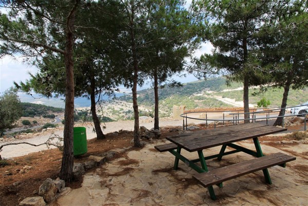 Парк Адамит и пещера Меарат ха-Кешет - смотровая площадка, с которой открывается удивительная панорама Западной Галилеи. 