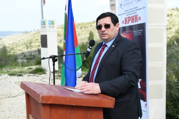 Открывший церемонию руководитель Евроазиатского департамента Еврейского Национального Фонда – Керен Каемет ле-Исраэль Игаль Ясинов в своем выступлении сказал, «что еврейский народ, переживший ужасы Катастрофы, не может без боли и сопереживания воспринимать трагедию, постигшую невинных граждан дружественного Азербайджана